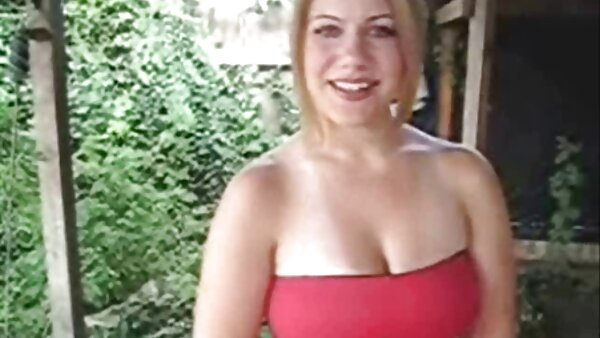 Liebhaberin von Analsex nimmt in hd german porn hausgemachtem Hardcore-Video einen fleischigen Schwanz tief in ihren Anus