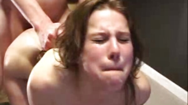 Die hässliche rothaarige Schlampe Maggie Mead wird in einem BDSM-Sexvideo mit free german porn tube einem Dildo gebohrt